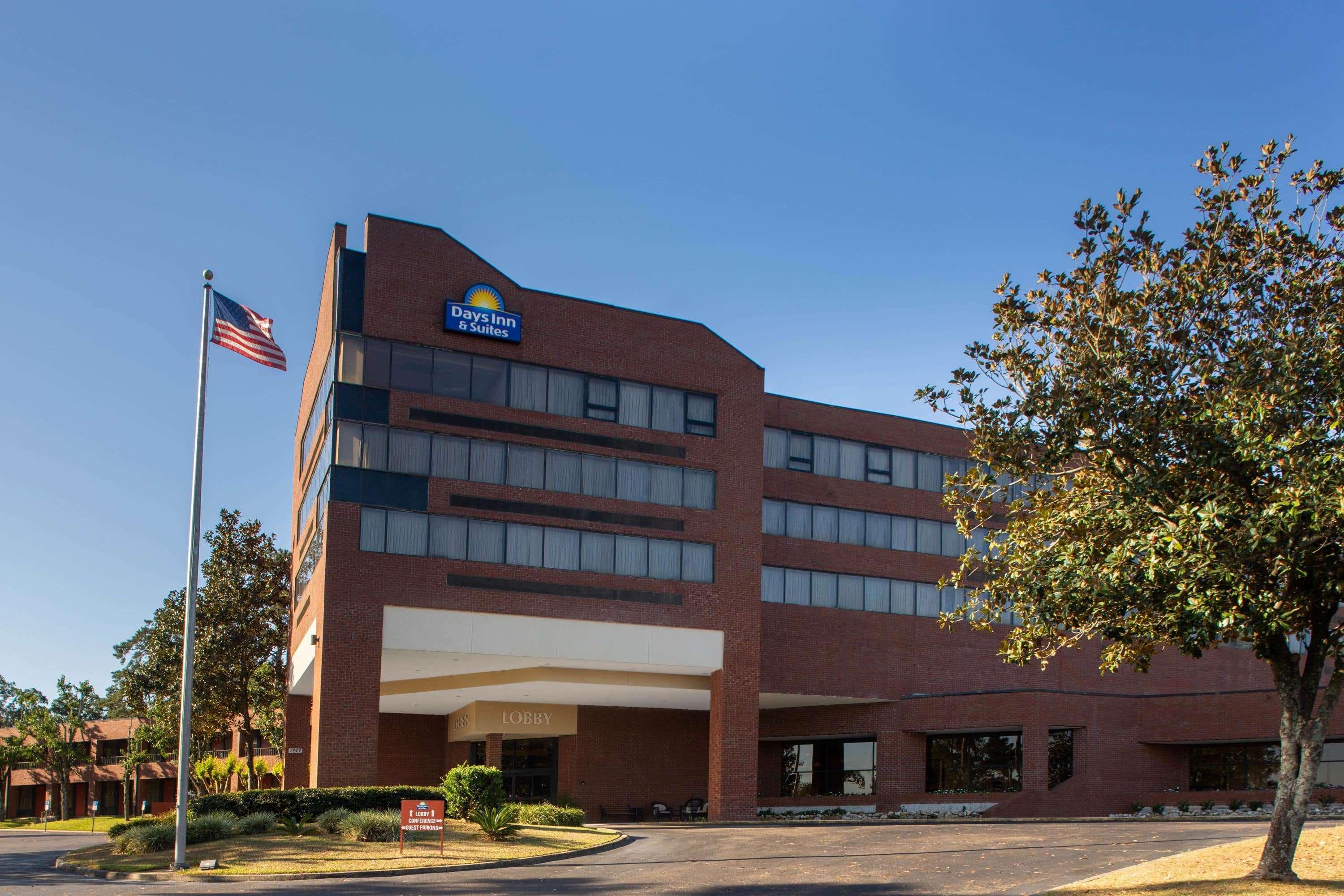 Days Inn & Suites by Wyndham Tallahassee Conf Center I-10 Bagian luar foto