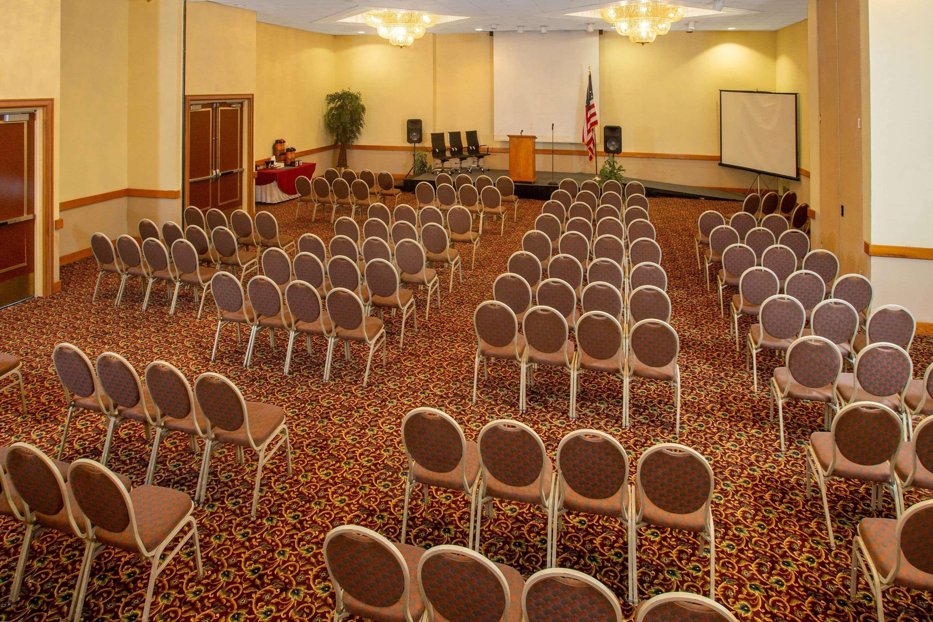 Days Inn & Suites by Wyndham Tallahassee Conf Center I-10 Bagian luar foto
