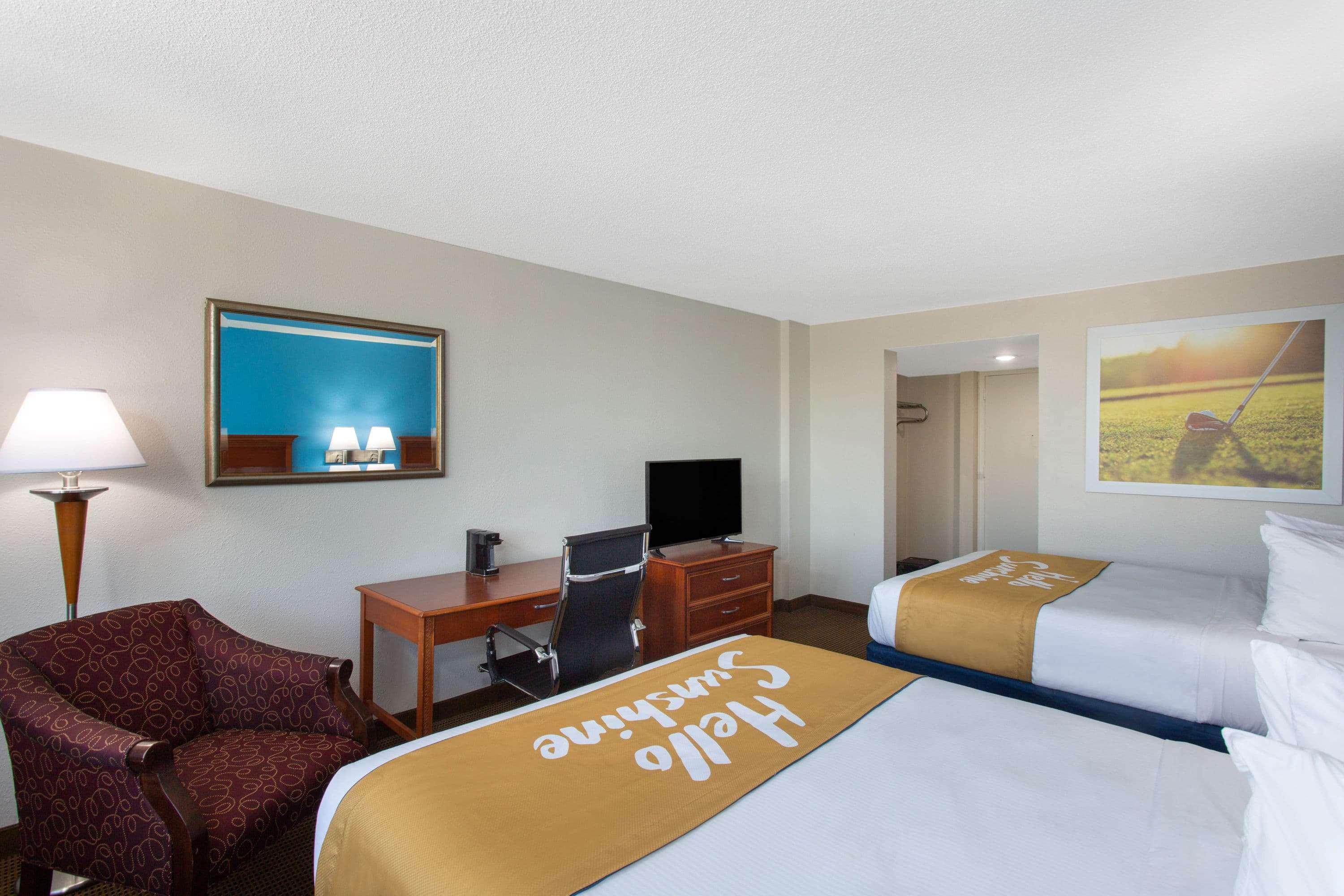 Days Inn & Suites by Wyndham Tallahassee Conf Center I-10 Bagian luar foto