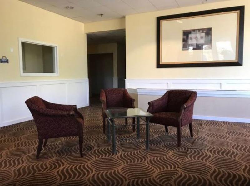 Days Inn & Suites by Wyndham Tallahassee Conf Center I-10 Bagian luar foto