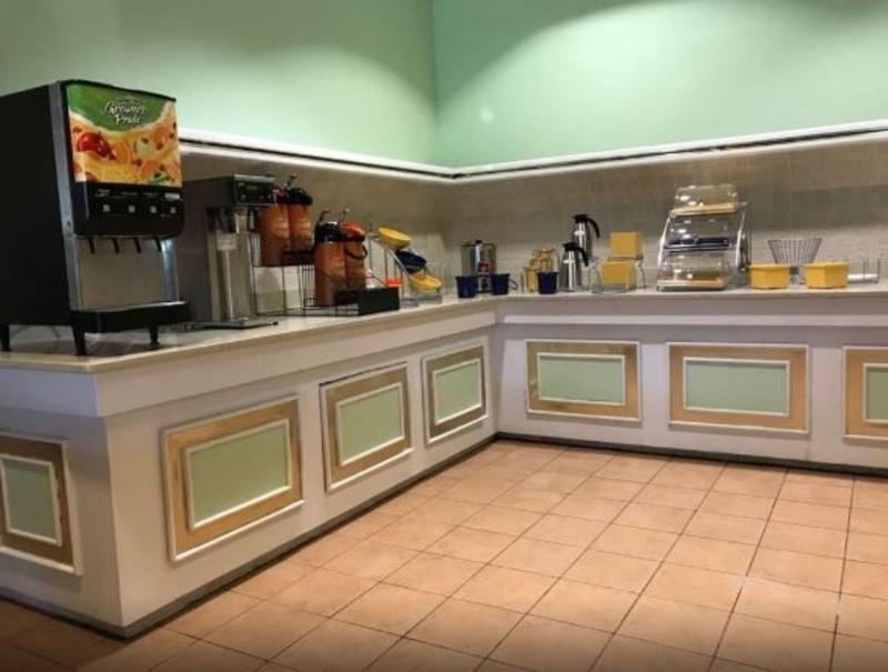 Days Inn & Suites by Wyndham Tallahassee Conf Center I-10 Bagian luar foto