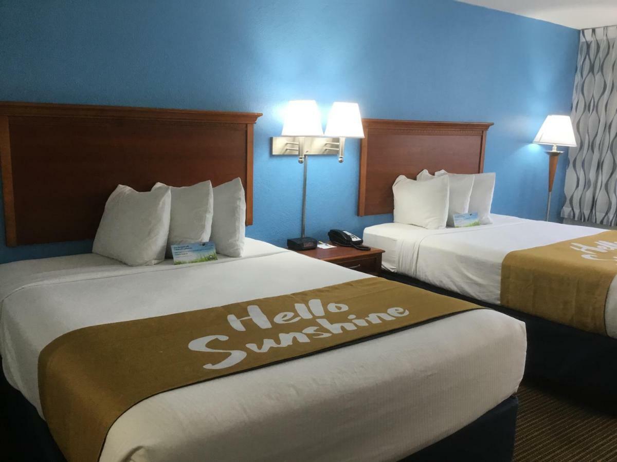 Days Inn & Suites by Wyndham Tallahassee Conf Center I-10 Bagian luar foto